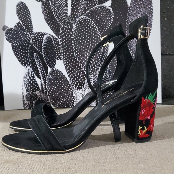 Kenneth Cole Black and Red Floral Embroidered Heels - Picture 2 of 12